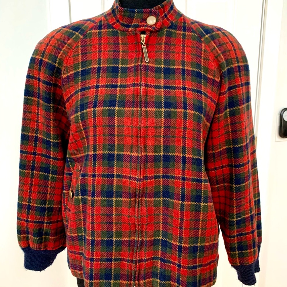 Vintage Pendleton Womens petite wool plaid jacket with shoulder pads